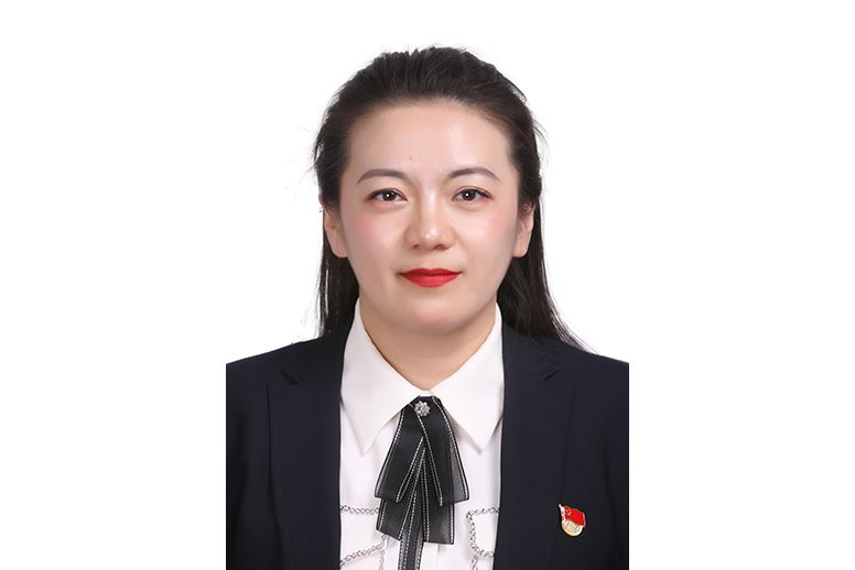 劉翠青(青海省西寧市城西區文匯路街道文亭巷社區黨委書記、居委會主任) 劉翠青(青海省西寧市城西區文匯路街道文亭巷社區黨委書記、居委會主任)
