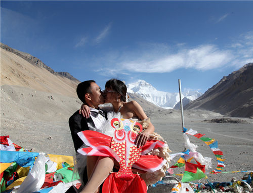 圖片來源“新華網：珠峰婚禮”