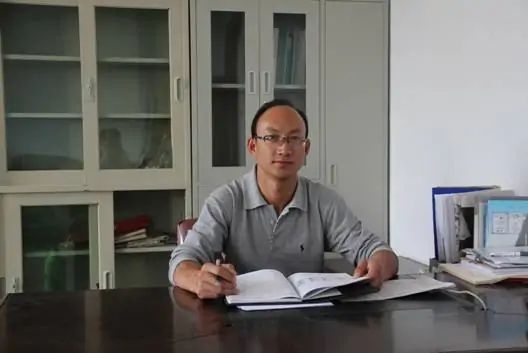 郭天龍(內蒙古農牧業科學院生物中心工作人員) 郭天龍(內蒙古農牧業科學院生物中心工作人員)