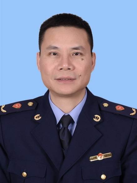 王宏偉(浙江省溫州市瑞安市市場監管局黨委委員、副局長) 王宏偉(浙江省溫州市瑞安市市場監管局黨委委員、副局長)