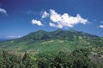 蒙塞拉特熱帶島嶼的綠色山脈