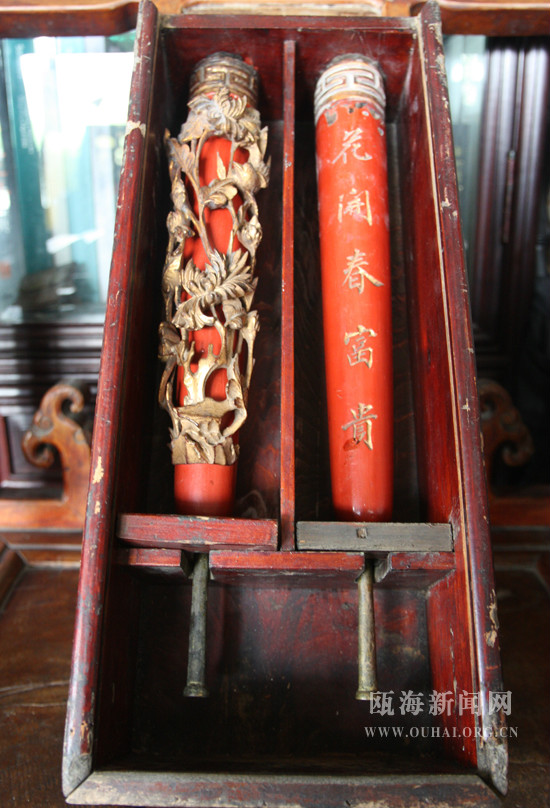 清代木製紅燭台