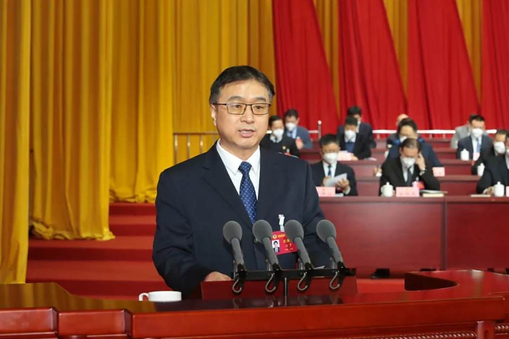高霄(河北省保定市政協副主席、民建保定市委主委、華北電力大學教授) 高霄(河北省保定市政協副主席、民建保定市委主委、華北電力大學教授)
