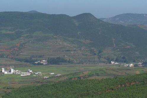 松山頭村(雲南曲靖市富源縣後所鎮下轄村) 松山頭村(雲南曲靖市富源縣後所鎮下轄村)
