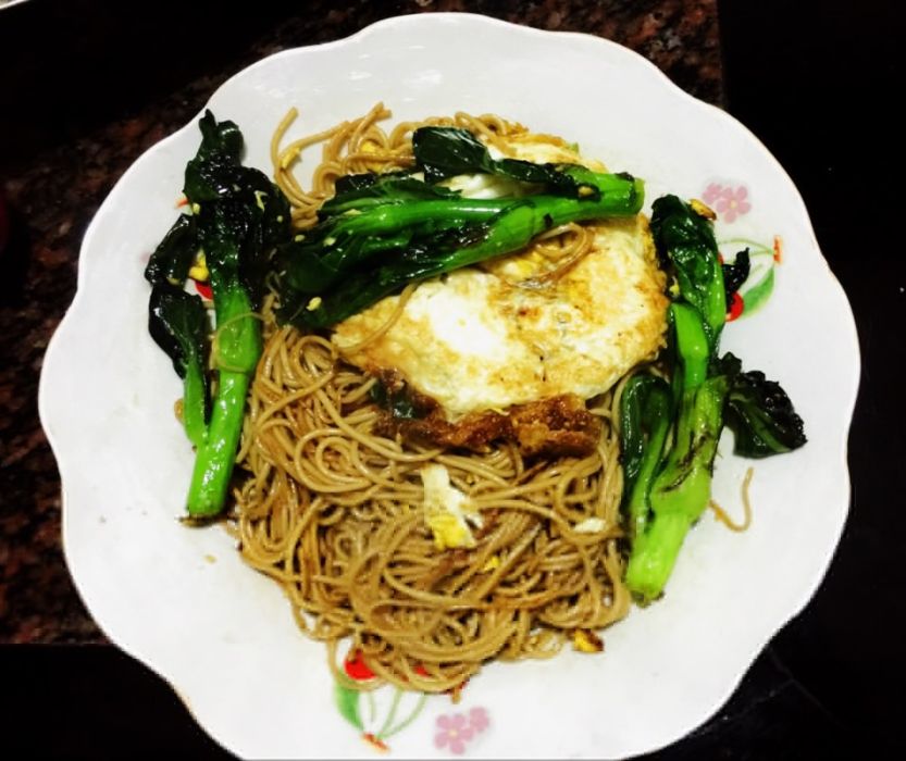 青菜雞蛋炒麵 青菜雞蛋炒麵