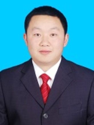 何毅(湖北省鹹豐縣財政監督局局長) 何毅(湖北省鹹豐縣財政監督局局長)