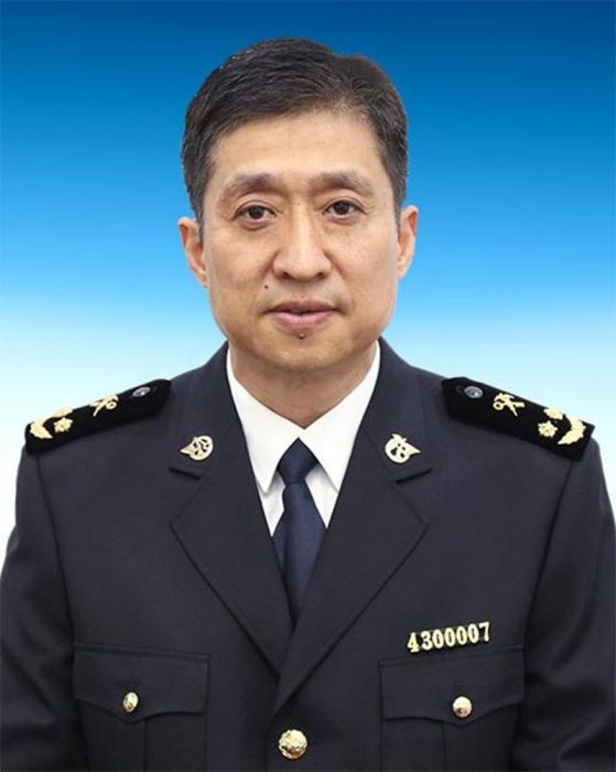 張藝兵(濟南海關黨組成員) 張藝兵(濟南海關黨組成員)