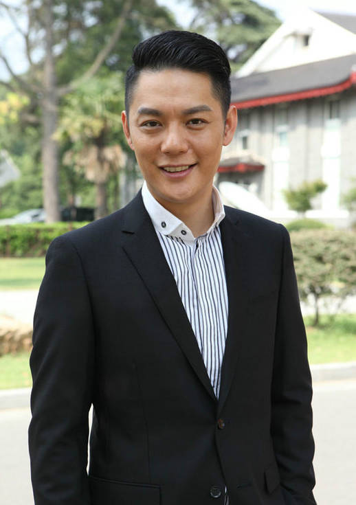 我是機器人(一飛沖天（2014年黃文利導演電視劇）)
