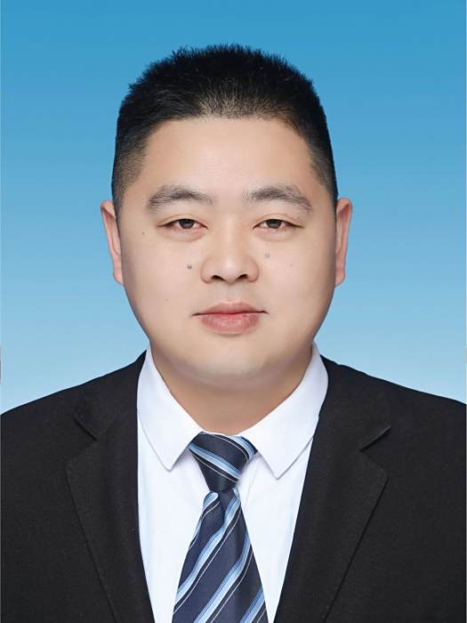 陳巍(重慶市墊江縣裴興鎮黨委委員、人武部部長、副鎮長) 陳巍(重慶市墊江縣裴興鎮黨委委員、人武部部長、副鎮長)