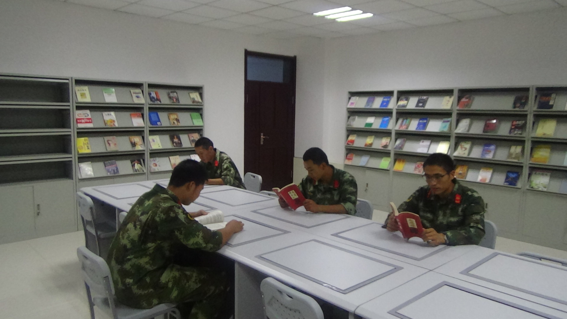軍隊圖書館
