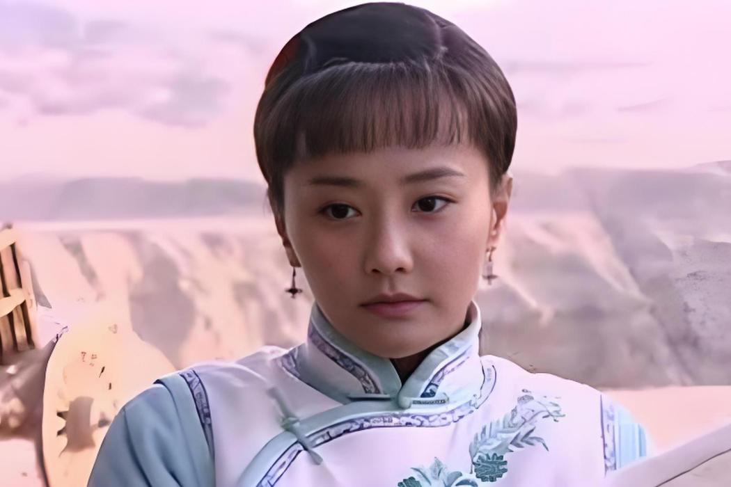 春桃(電視劇《春桃的戰爭》中由馬雅舒飾演的女主角) 春桃(電視劇《春桃的戰爭》中由馬雅舒飾演的女主角)