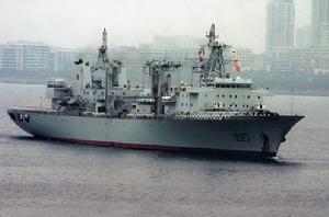 國“福池”級補給艦