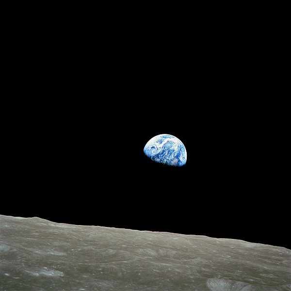 從月球看地球