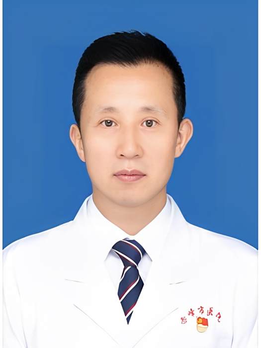 冷輝(赤峰市醫院脊柱外科主任醫師,內蒙古醫科大學碩士研究生導師) 冷輝(赤峰市醫院脊柱外科主任醫師,內蒙古醫科大學碩士研究生導師)