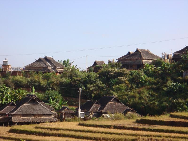 曼邁板村 曼邁板村
