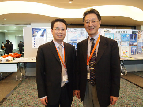 與日本著名胃癌外科專家Sasako在一起
