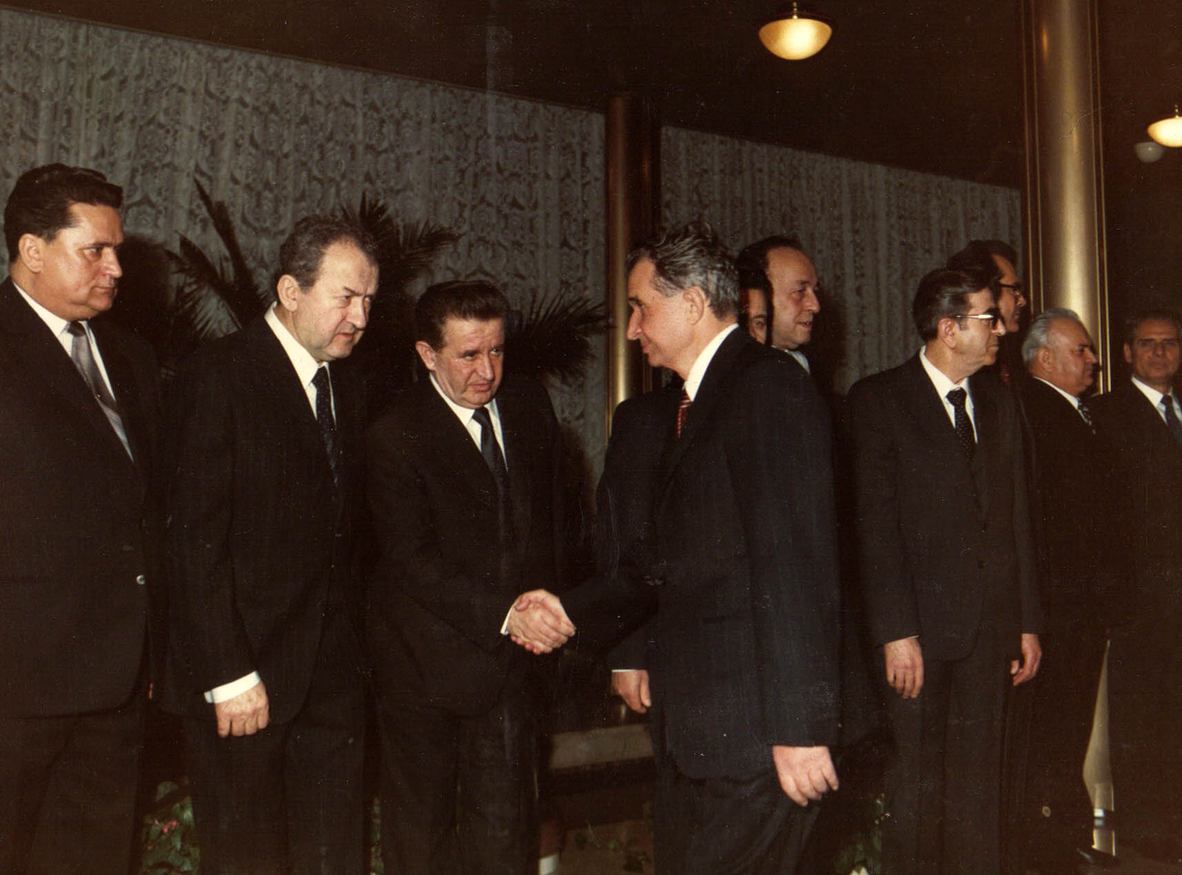 齊奧塞斯庫與波斯泰爾尼庫（1988年新年）