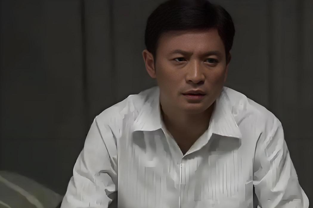 康勝利(丁志誠飾演的電視劇角色) 康勝利(丁志誠飾演的電視劇角色)