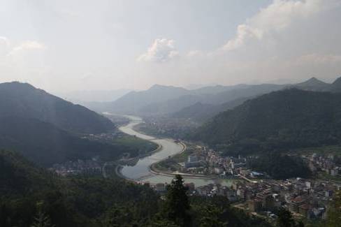 表山村