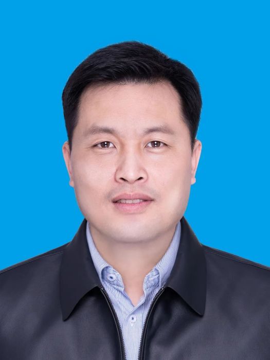 羅劍峰(江西省豐城市政府副市長,市公安局局長、黨委書記) 羅劍峰(江西省豐城市政府副市長,市公安局局長、黨委書記)