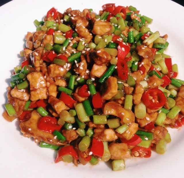 蒜苔肉粒 蒜苔肉粒