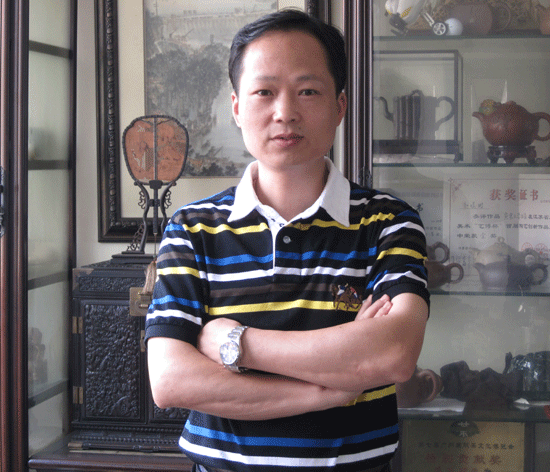 范建榮(國家級高級工藝美術師) 范建榮(國家級高級工藝美術師)