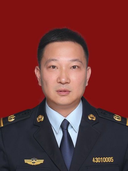 曹平(長沙縣行政執法局黨組成員副局長) 曹平(長沙縣行政執法局黨組成員副局長)