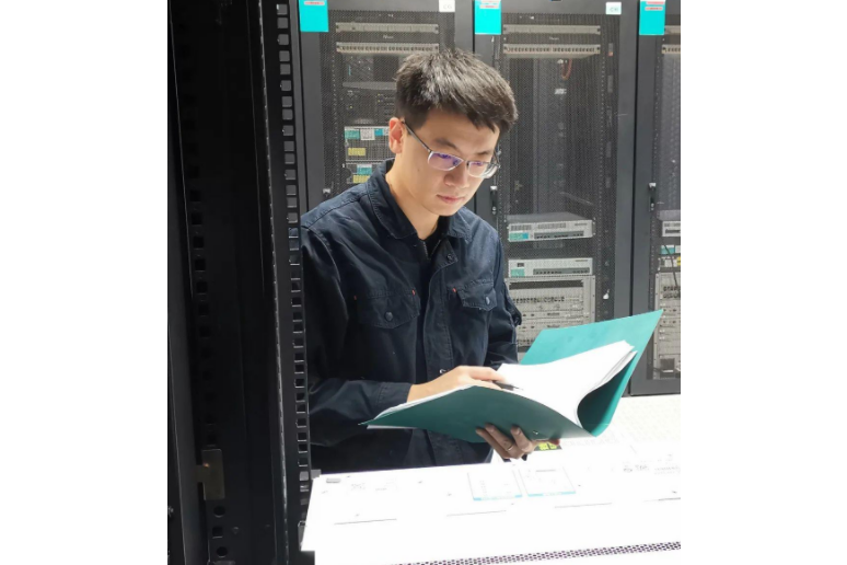 陳小波(國網福州供電公司信通分公司建設管理高級師) 陳小波(國網福州供電公司信通分公司建設管理高級師)