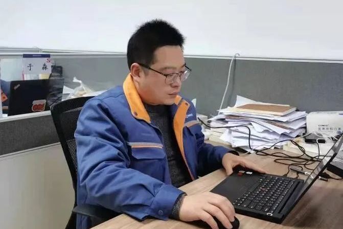 何焱彬(雲南省廣南縣脫貧攻堅指揮部辦公室副主任) 何焱彬(雲南省廣南縣脫貧攻堅指揮部辦公室副主任)