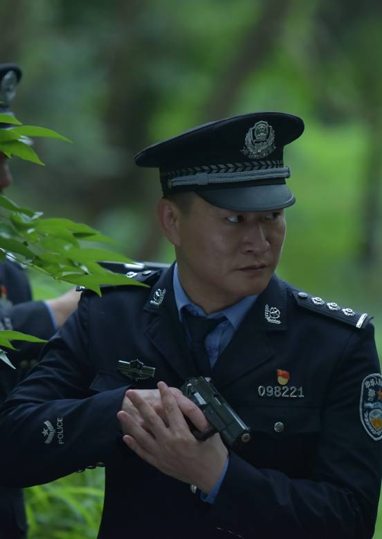 獵襲(青年新銳導演劉艷傑執導的公安題材動作影片)