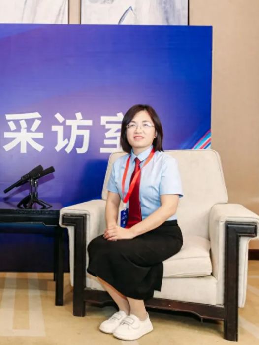 楊翠翠(臨猗縣銀星學校董事長) 楊翠翠(臨猗縣銀星學校董事長)