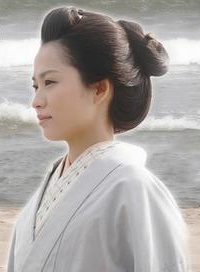 市川由衣