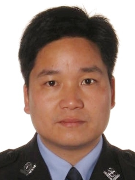 劉楊(安徽省蕪湖市公安局繁昌分局黨委委員、副局長) 劉楊(安徽省蕪湖市公安局繁昌分局黨委委員、副局長)