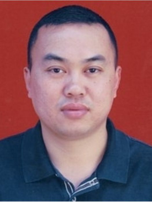 朱嗣榮