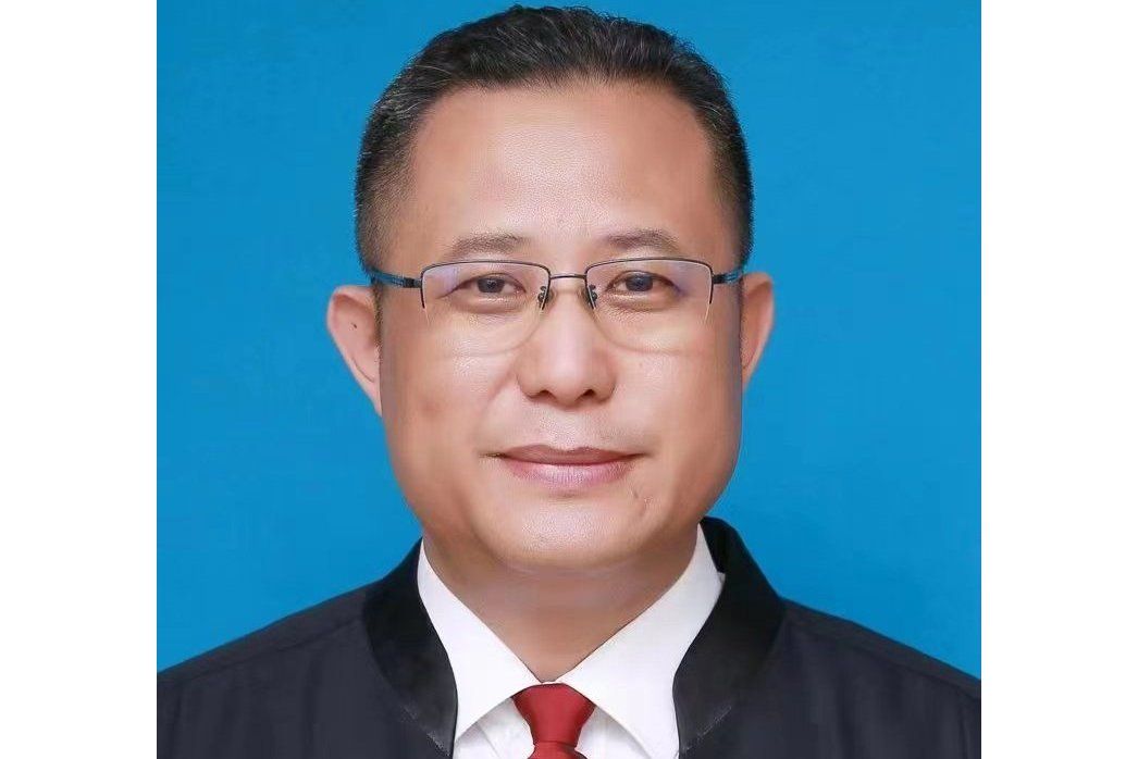 王立雲(山東星河泰律師事務所黨支部書記、律所黨政一體管理委員會主任) 王立雲(山東星河泰律師事務所黨支部書記、律所黨政一體管理委員會主任)