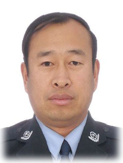 金玉明(遼寧省葫蘆島市建昌縣公安局反恐專員、三級高級警長) 金玉明(遼寧省葫蘆島市建昌縣公安局反恐專員、三級高級警長)