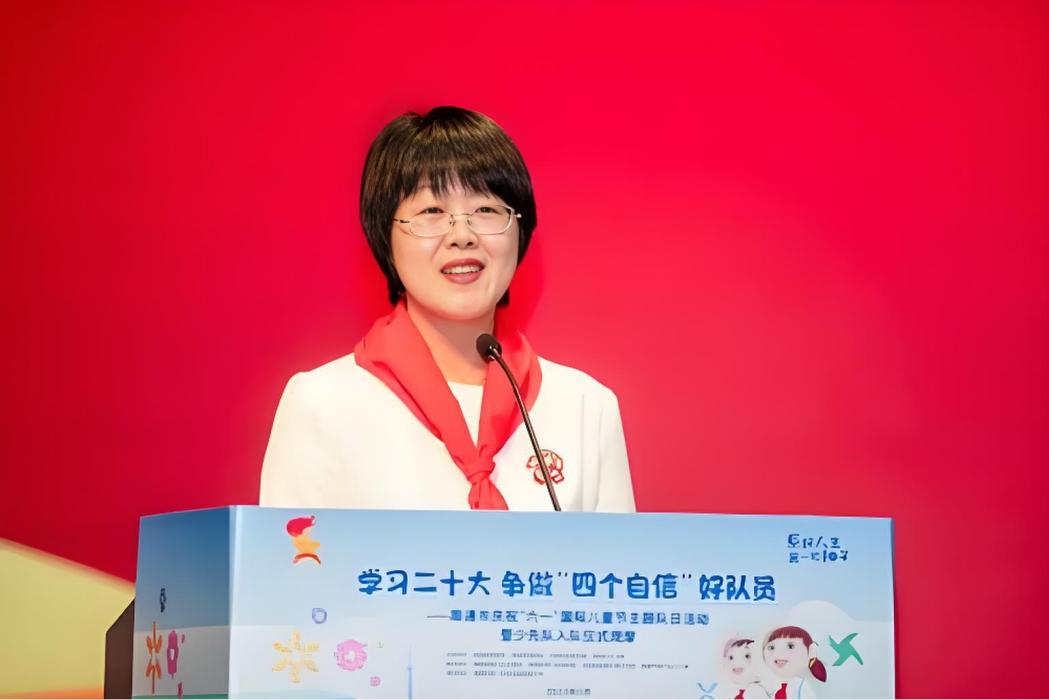 楊艷(南通市海門實驗學校附屬國小校長) 楊艷(南通市海門實驗學校附屬國小校長)