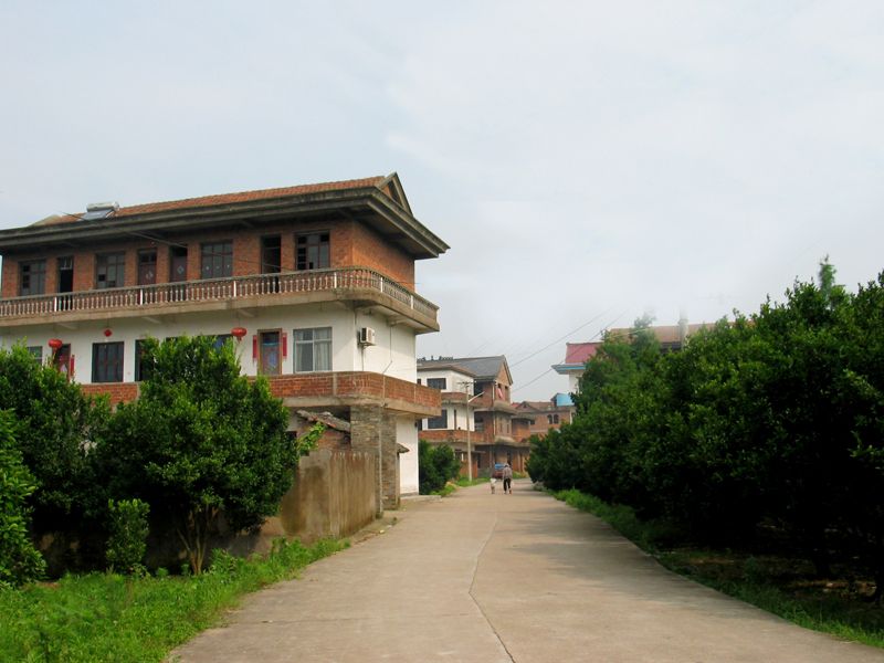 裡屋村(浙江衢州市衢江區廿里鎮下轄村) 裡屋村(浙江衢州市衢江區廿里鎮下轄村)