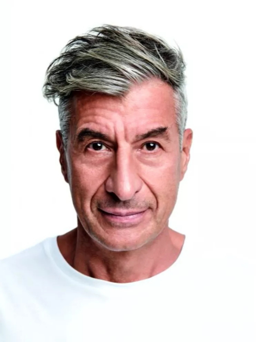 莫瑞吉奧·卡特蘭(Maurizio Cattelan(藝術家)) 莫瑞吉奧·卡特蘭(Maurizio Cattelan(藝術家))