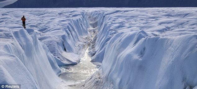 2009年拍攝的彼得曼冰川上的裂縫