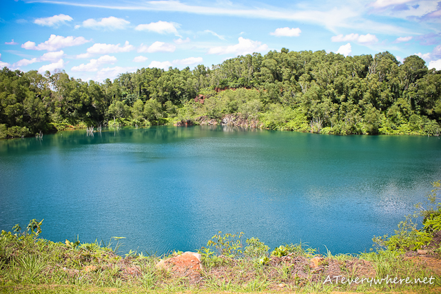 烏敏島上翠藍的礦湖