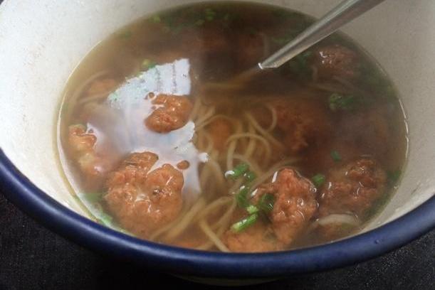 魚絲肉圓湯 魚絲肉圓湯
