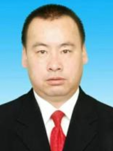 閆勇(內蒙古自治區巴彥淖爾市烏拉特中旗林業和草原局副局長)