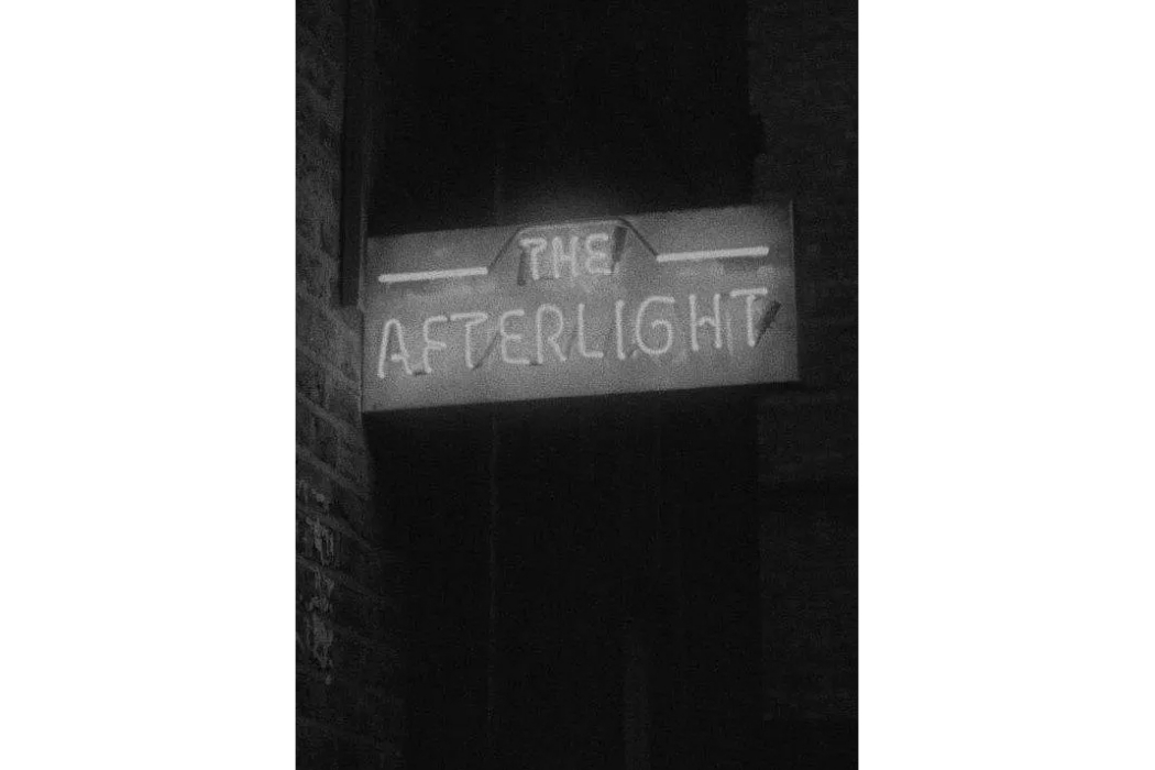 The Afterlight(2021年Charlie Shackleton執導的電影) The Afterlight(2021年Charlie Shackleton執導的電影)