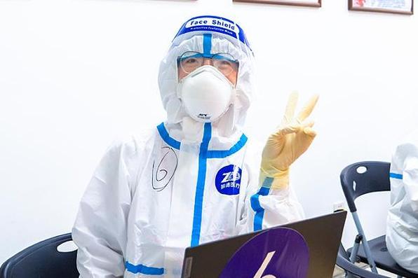 張晶晶(東沙湖星辰北社區黨總支副書記) 張晶晶(東沙湖星辰北社區黨總支副書記)
