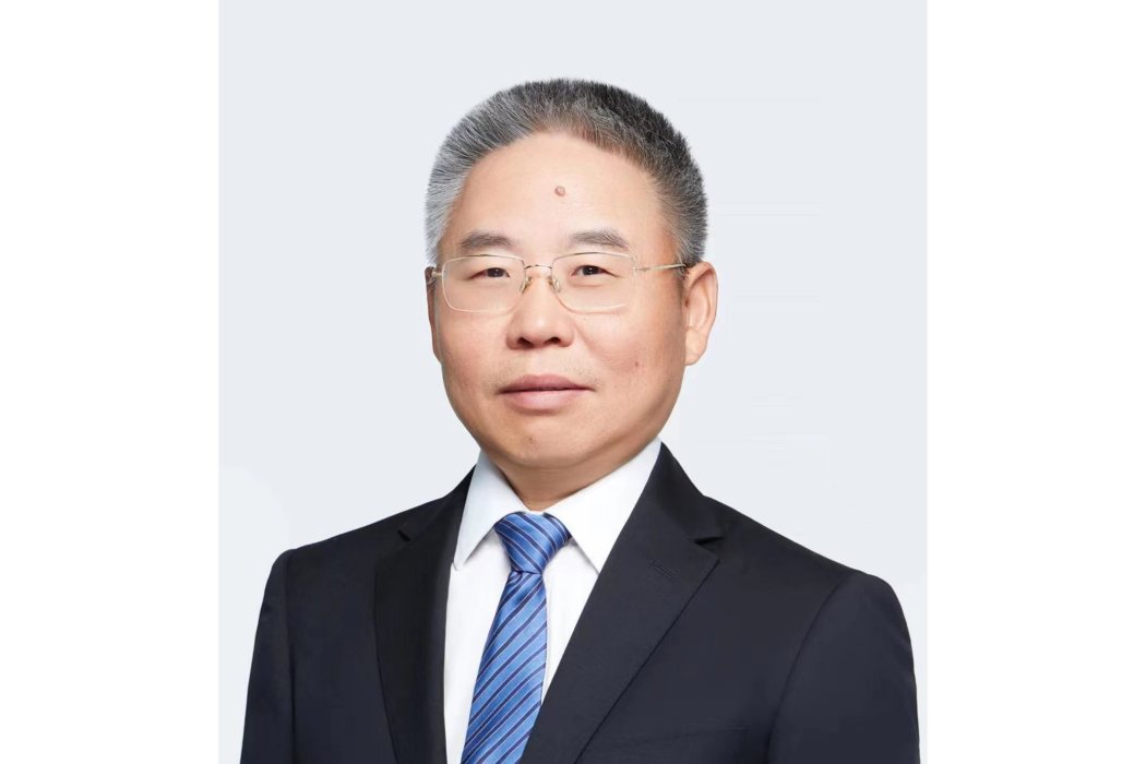 劉丁平(中國基本建設最佳化研究會特邀副會長、中國銀河證券、中信建投證券原董事) 劉丁平(中國基本建設最佳化研究會特邀副會長、中國銀河證券、中信建投證券原董事)