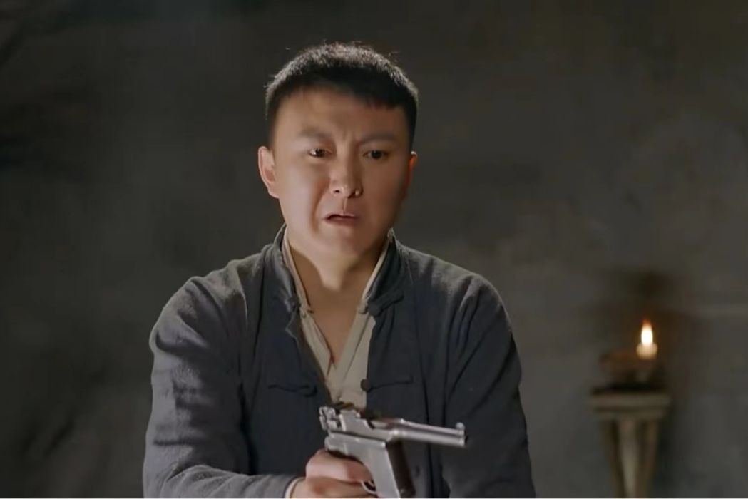 錢成(抗戰劇《刀尖舞者》中的角色) 錢成(抗戰劇《刀尖舞者》中的角色)