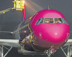 粉色航線飛機