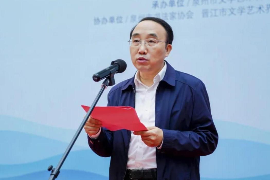 黃振宇(江蘇省揚州市文聯黨組書記、主席) 黃振宇(江蘇省揚州市文聯黨組書記、主席)