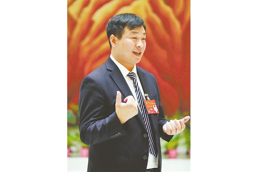 王羊娃(平煤股份職工董事) 王羊娃(平煤股份職工董事)
